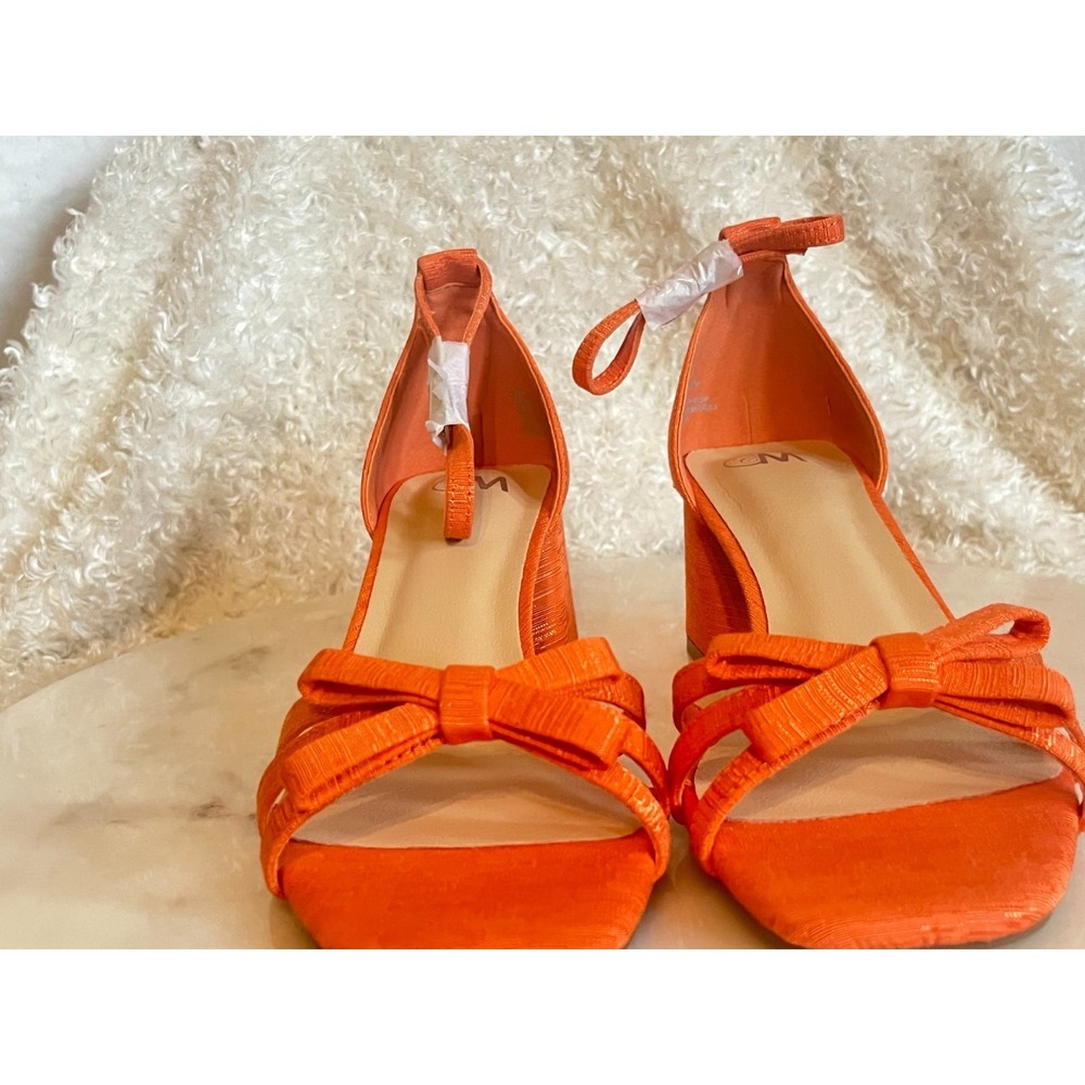 Chelsea Moreland Sabrina Heels, Size 7.5 Orange color Great for Bridesmaids